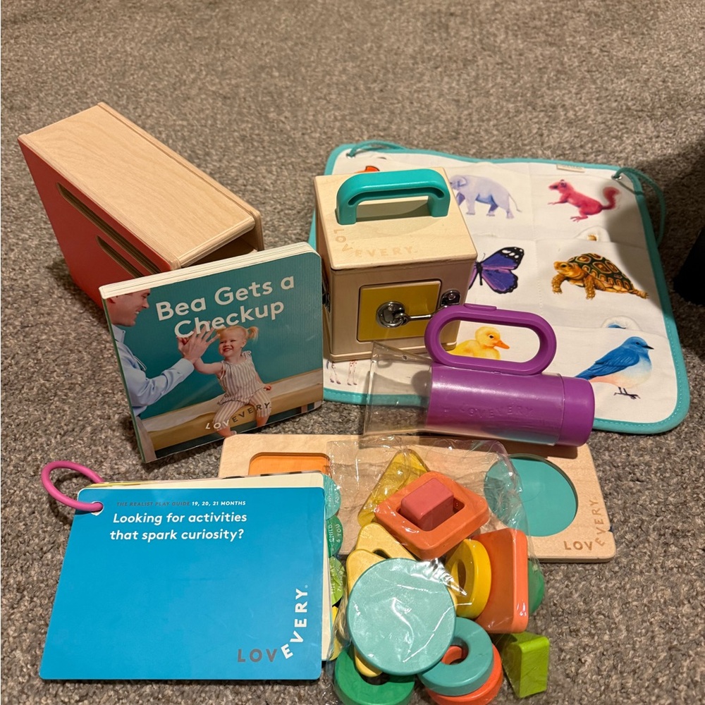 loveevery realist play kit (19-21mos) OLDER VERSION